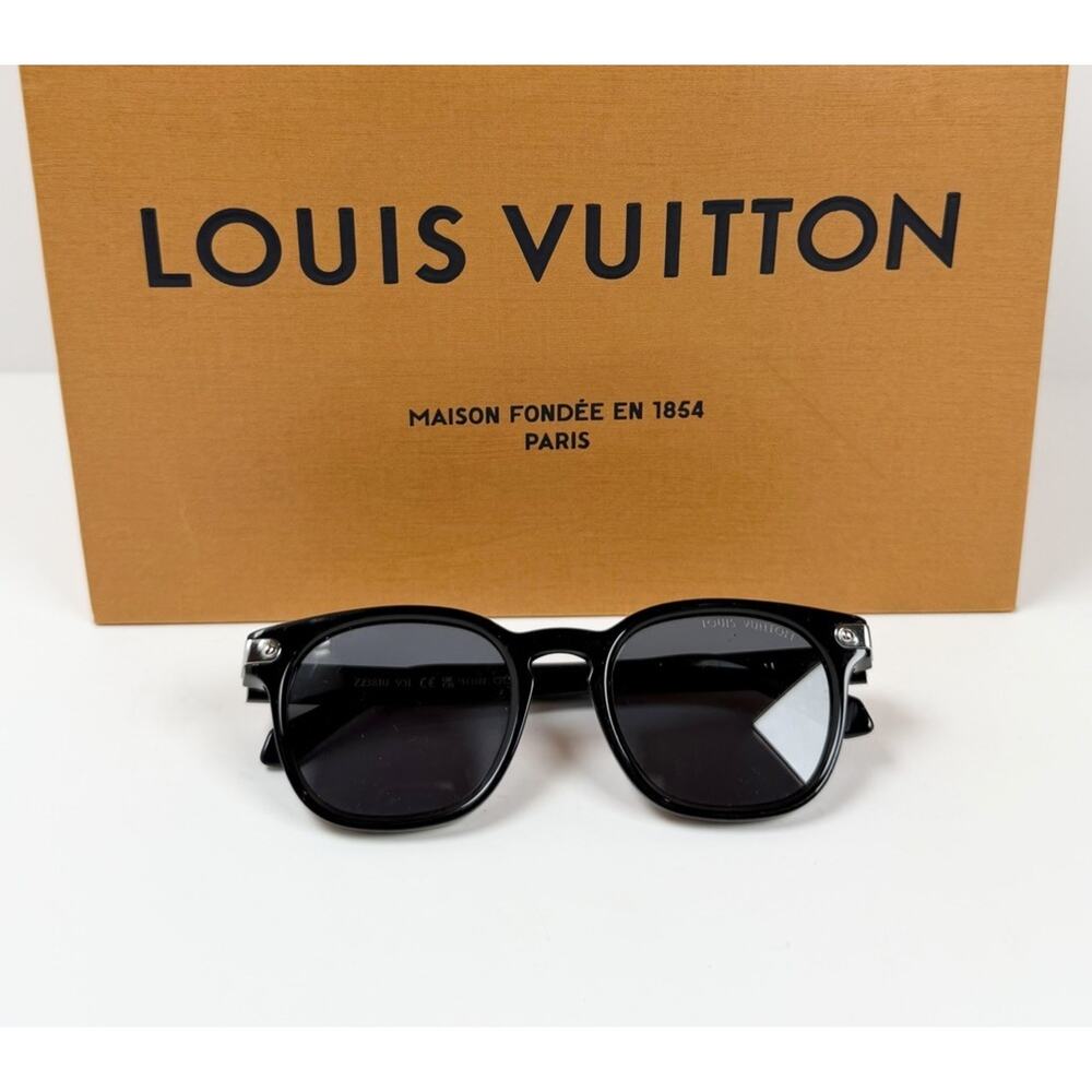 Louis Vuitton LV Signature Square Round Sunglasses